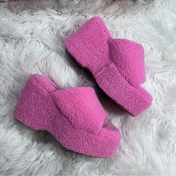 Cuccoo • Barbie Pink Open Toe Fluffy Platform Mule Slides - Picture 3 of 12